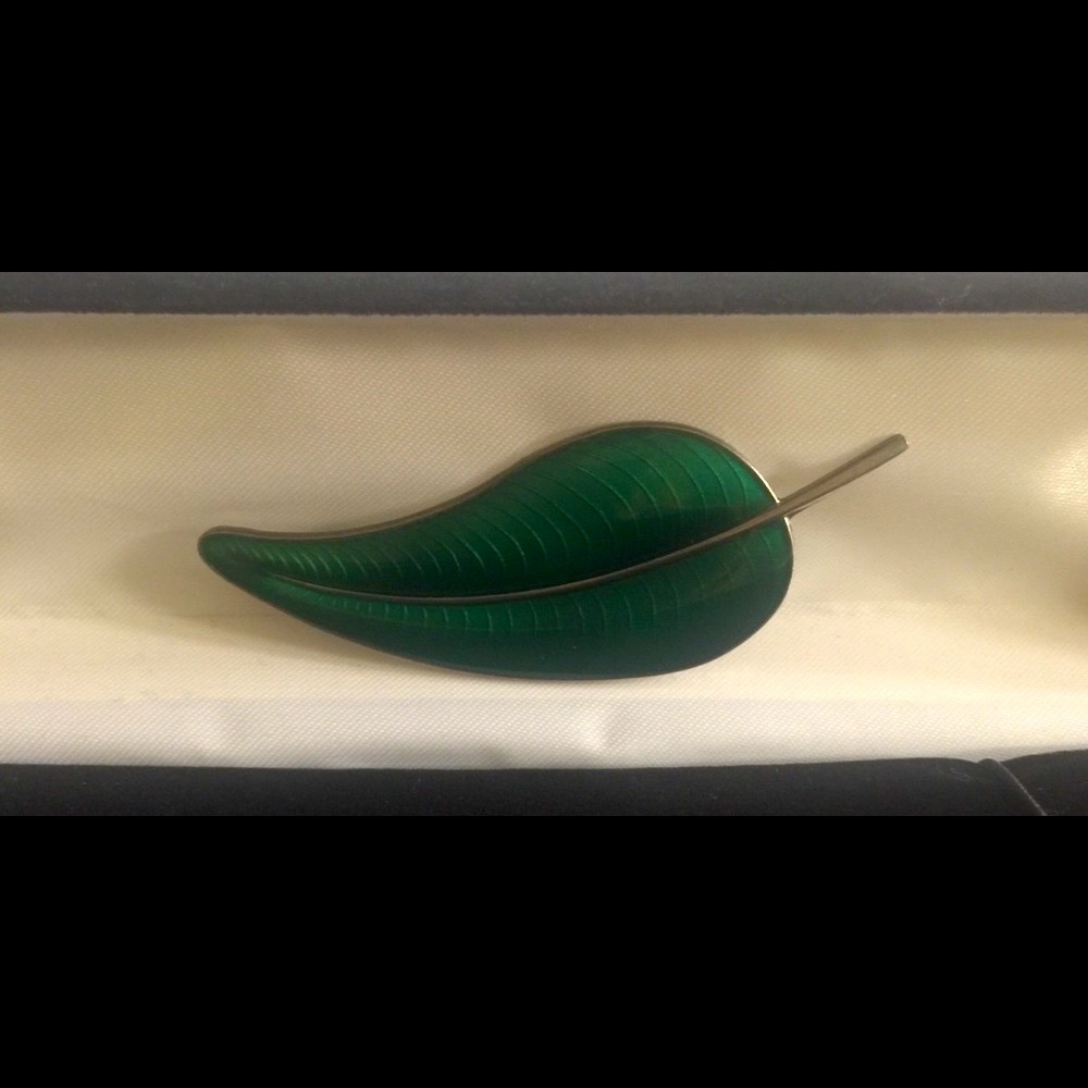 Green Sterling Enamel Vintage Leaf Brooch